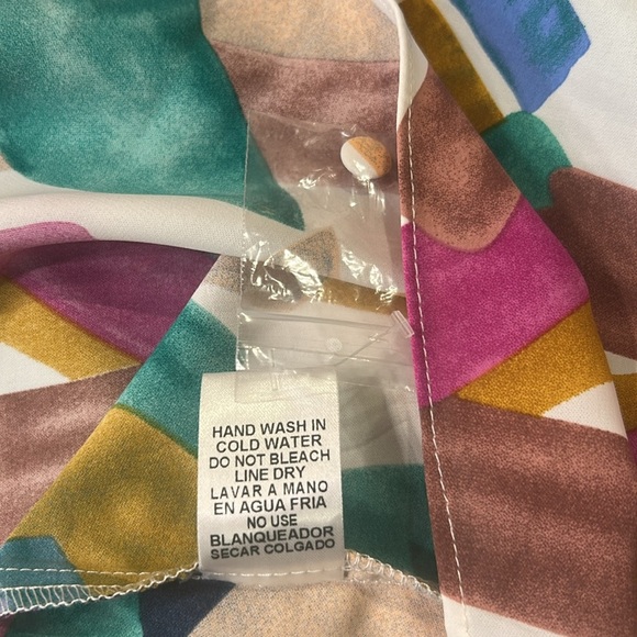 Entro Abstract Pattern Long Sleeve Button Front Loose Fit Ruffle Top Size Large - Picture 13 of 14